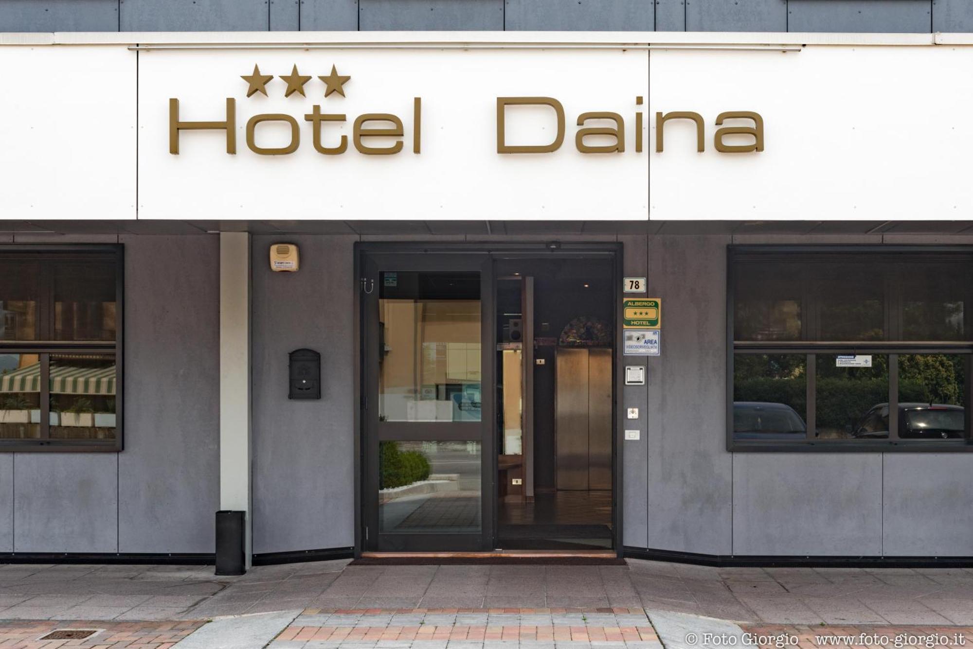 Hotel Daina Dalmine Zewnętrze zdjęcie